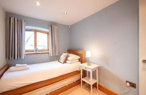 Family & Pet Friendly Coastal Base Near Dartmouth - Foto 31