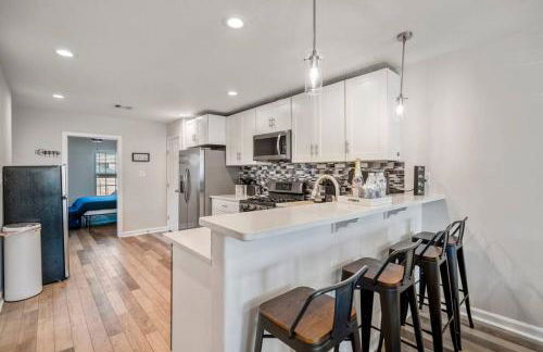 Winter Retreat 3b 3ba Huge backyard Mins from Downtown - Foto 9