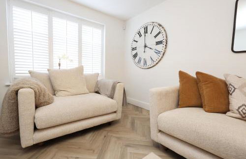 Contractor 4 Bed 3 Bath House Near Airport Parking Barry Island with Parking - Foto 65