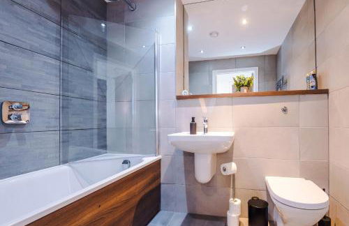 Sleek Apartment in Manchester by 53 Degrees Property, Ideal for Couples, Amazing Location! - Foto 16