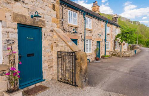 Brackendale Cottage Upperdale Peak District - Photo 1