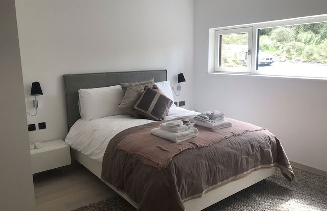 Red Stag With Stunning Loch and Waterfall View - Foto 3