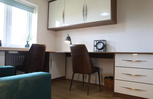 Spacious home with office and double driveway & FREE Wifi By ULTIMATE HOMES AWAY - Foto 8