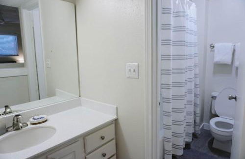 Two Bedroom Loft * Award Winning Beds * Down Town - Foto 9