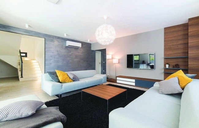 Modern Kastel Villa With Private Pool, Gym, and Large Outdoor Space - Foto 16