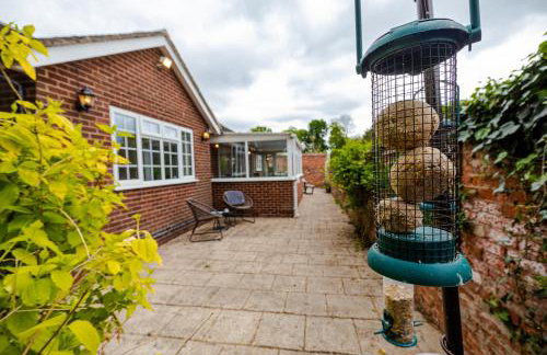Modern 3 Bedroom Bungalow with Style & Comfort in Leicestershire - Photo 18