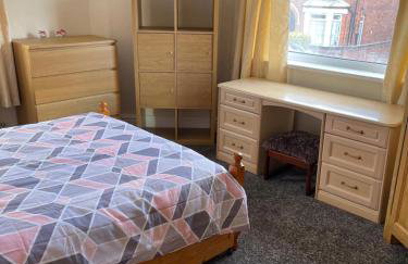 Spacious, Sleeps 18, 3 Bathrooms, Parking, Park, Mansfield - Foto 27