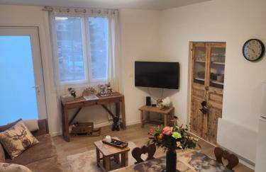 La Marmotte- Charme montagnard en centre ville et station à proximité - Foto 18