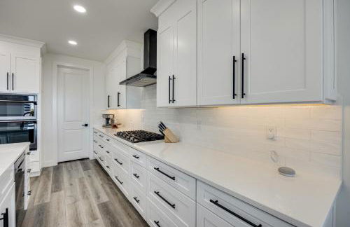 Group Getaway in Monument! High-End Home with Views - Foto 11