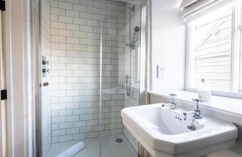 Beautiful Cotswold Farmhouse with Hot tub - Foto 39