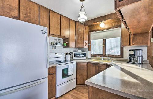 Cabin Getaway with Private Dock, Walk to Trail! - Foto 8