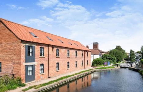 The Laws Canalside Townhouse, central Retford - Foto 1