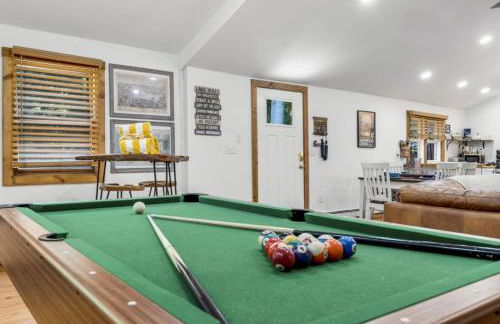 Twin Pines Retreat - Lake, Firepit and Games - Foto 51