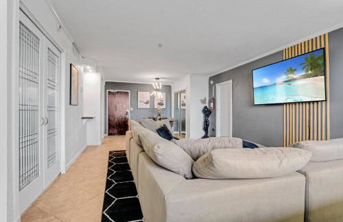 Spacious Beach Retreat | Oceanfront Pool & Tiki - Foto 26