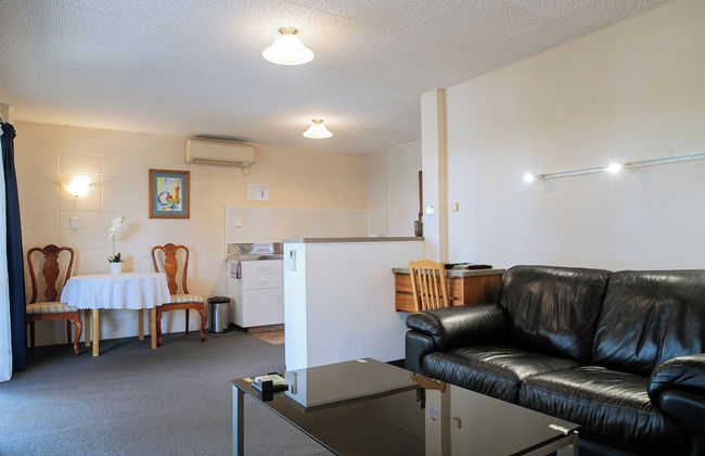 Tuki Tuki Motel - Photo 25