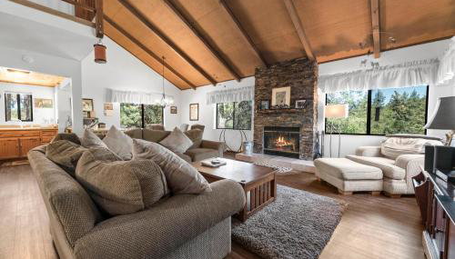 Fawnskin Lake Chalet - Close to Lake - Foto 2