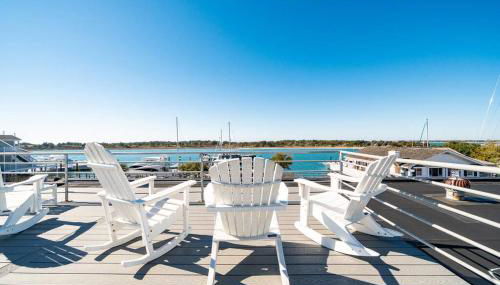 Why Knot Getaway…Rooftop with WaterView! Unit E - Foto 1