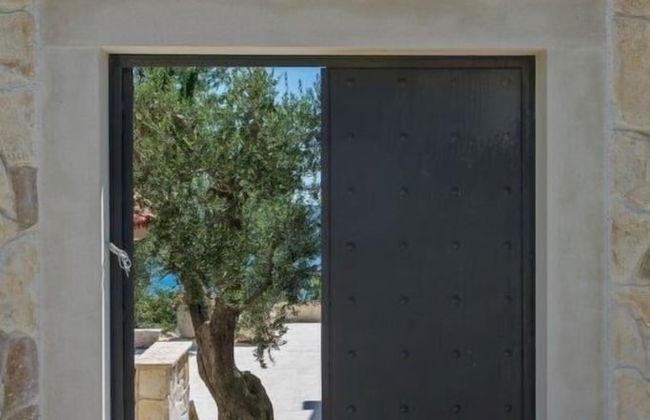 Luxury Villa Dolce Vita with Pool - Photo 38