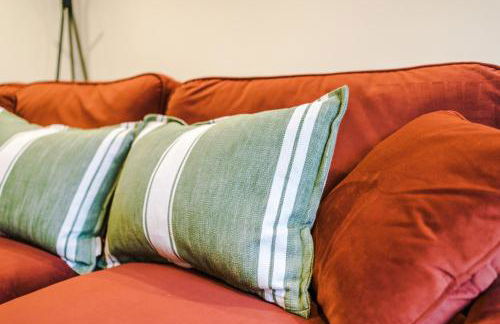 Foden's House by YourStays - 2 Bedroom Cottage in Sandbach with gorgeous dining room extension, High end finish - Foto 46