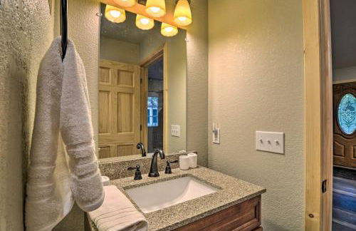 Pet-Friendly Petoskey Area Cabin, Walk to River! - Foto 15