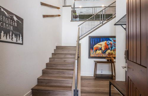 Newly Built Updated 3 Bed 2 and a half bath Creekhouse at Snowcrk Resort 1463 Amazing Mountain Views - Photo 27