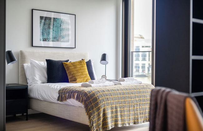 Stylish Studio Apartment With River Views in Londons Bustling Docklands - Foto 1