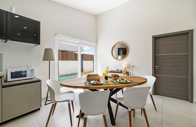 NEW Modern 3BR 3BA Private Pool Centrallylocated - Foto 14