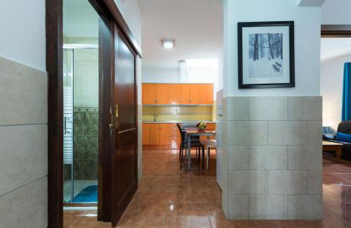 Private Solarium - 2BR House Near the Airport - Foto 17