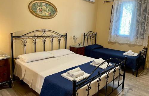 Strelitzia's house with heated pool , private garden and private parking & wi-fi - Foto 11