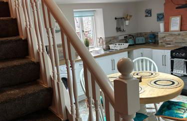 The Buxton Retreat A Luxurious 3-Storey Townhouse with Four Poster Bed and Double Jacuzzi Bath" - Photo 22