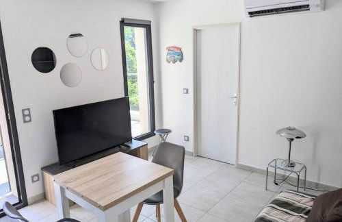 Haut de villa 2P, jardin, clim, prise VL Electrique - Foto 13