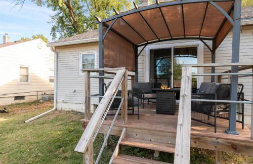 Enchanting 3BR Cottage Close to Downtown - Foto 34