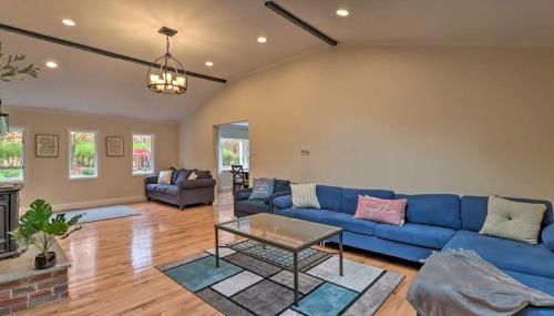 Pocono Home with Hot Tub, Fireplace and Game Room! - Foto 5