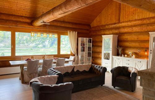 Traumhaftes Blockhaus am Rhein - Foto 1