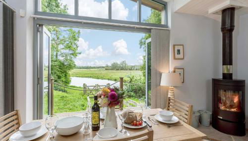 Secluded, New Forest Riverside Lodge - Foto 5, Other