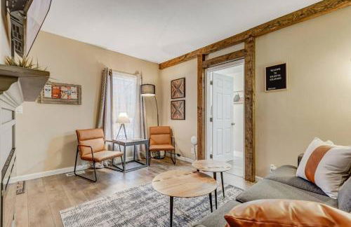 Downtown Launchpad for Urban Explorers | Fireplace - Foto 16