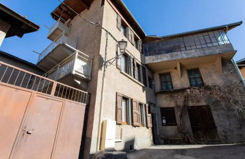 Le bélier 2nd étage avec balcon au centre ville d'Embrun climatisé - Photo 10