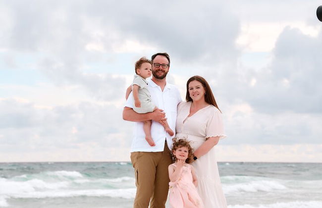 Private Vacation Photoshoot with Photographer in Tybee Island - Photo 19