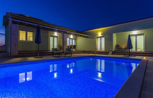 Villa in Istria With Private Pool & Near Pula - Foto 1