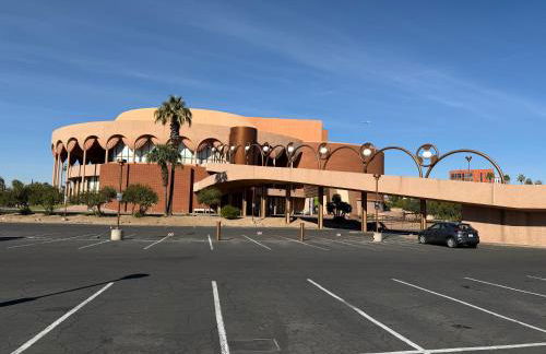 3 Bedroom, 2 Bath Whole House, ASU, Tempe, Scottsdale on Light Rail - Photo 11