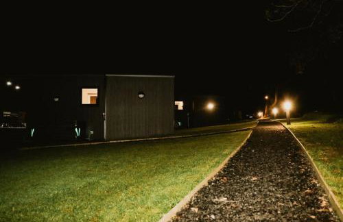 Luxury Glamping Cabin sleeping 4 People with Private Hot Tub and BBQ with views across the North Coast Ballycastle Pod 2 - Foto 37