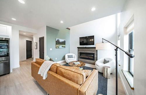 Unique Townhome with AC Garage Patio - Foto 12