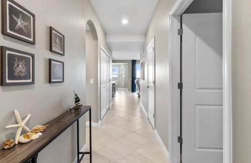 Third-Floor National Golf Course Condo 3BR 2BA, Full Amenities & Ave Maria Access - Photo 11