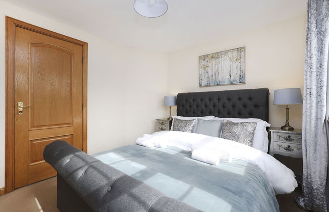 JOIVY Greenknowes Lodge With Hot Tub And Wood Burning Stove - Foto 9