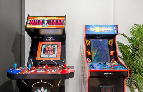 Lazy River Luxe 6 BR Sleeps 16 Pickleball Hot Tub - Foto 52