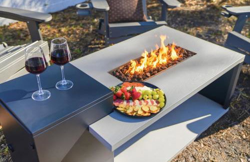 Spacious Modern Farmhouse w/ Private Patio & BBQ! - Foto 1