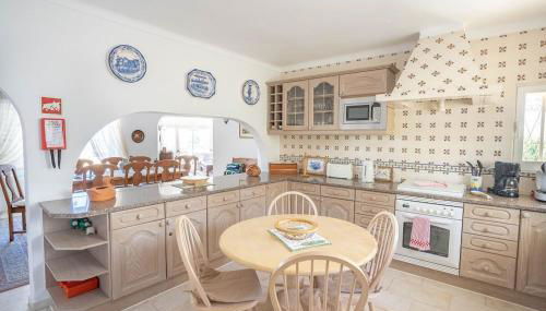 Silver Beautiful 4 Bedroom Vila Just Steps TO TH - Foto 5