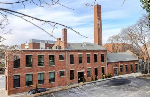 Jennifer's Historic Riverfront Loft Private Patio - Foto 4