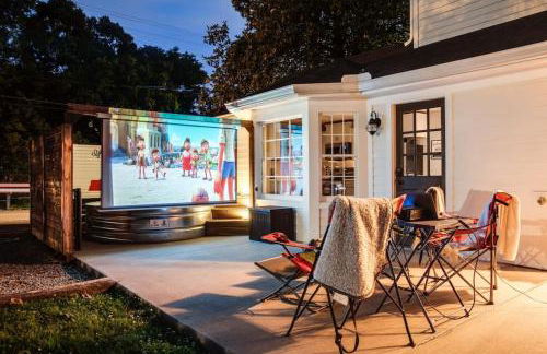 Brookwood Getaway Stock Tank Pool Outdoor Theater - Foto 31