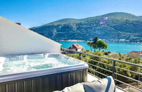 Mokos Modern Suite with Sea View and Jacuzzi - Foto 1